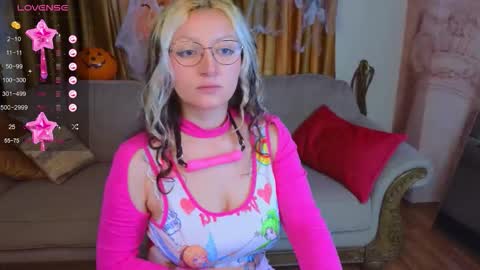 Hot Candy online show from October 18, 5:43 am