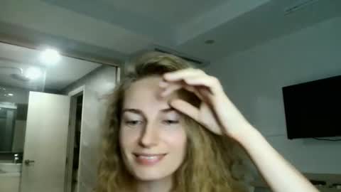 sweety_fruits online show from March 11, 1:39 pm