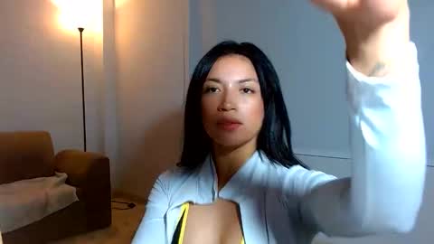 Snapshot of sweety_lya chatting on June 10, 11:57 pm Lya online show from June 10, 11:57 pm