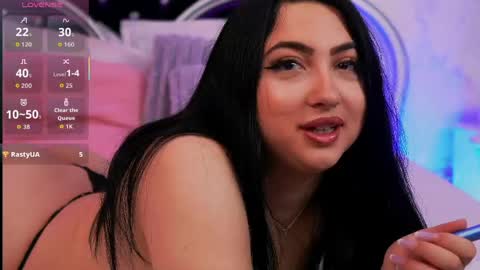 Snapshot of sweety_sasha18 chatting on May 12, 6:27 pm Sasha online show from May 12, 6:27 pm
