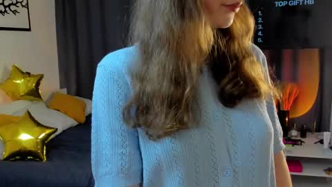 Bella . online show from September 25, 8:45 pm