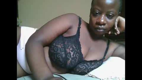 sweetyass25 online show from October 29, 7:21 am