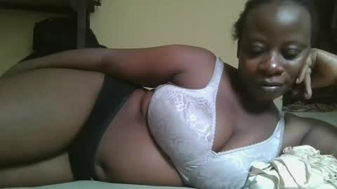 sweetyass25 online show from November 21, 7:29 am