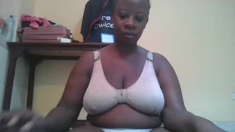 Snapshot of sweetyass25 chatting on April 2, 6:00 am sweetyass25 online show from April 2, 6:00 am