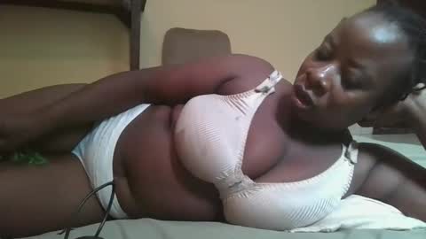 Snapshot of sweetyass25 chatting on April 11, 7:56 am sweetyass25 online show from April 11, 7:56 am