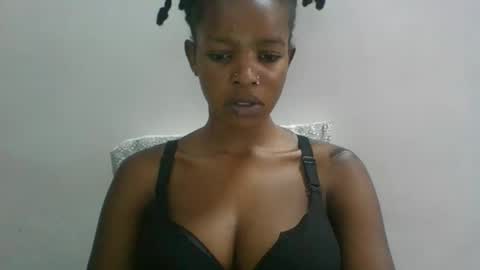 Snapshot of sweetz_candice chatting on October 21, 10:38 am sweetz_candice online show from October 21, 10:38 am