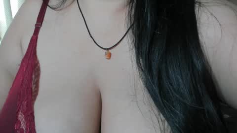 Snapshot of sweewoman_ chatting on January 18, 2:12 pm Miranda online show from January 18, 2:12 pm