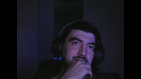 Snapshot of swepy88 chatting on October 1, 4:02 pm Swepy online show from October 1, 4:02 pm