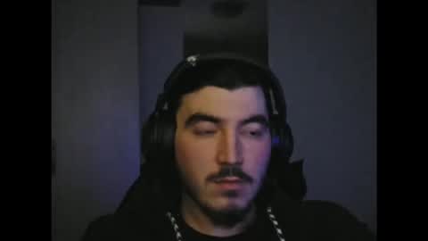 Snapshot of swepy88 chatting on February 16, 11:56 pm Swepy online show from February 16, 11:56 pm