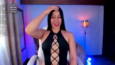 Snapshot of swet_bunnyx_ chatting on June 18, 8:24 pm sweet online show from June 18, 8:24 pm