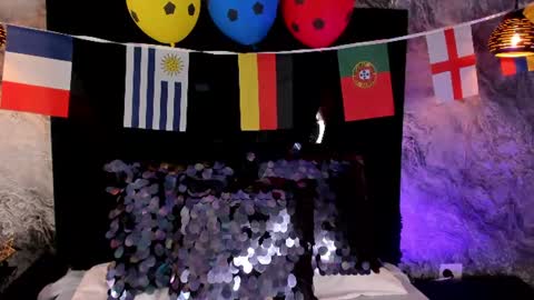 Snapshot of swet_lovee_ chatting on June 27, 3:17 pm Your dream online show from June 27, 3:17 pm