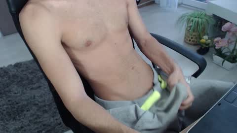 SwetLittleBoy4u online show from September 16, 9:32 am