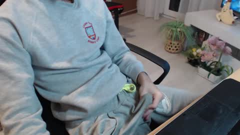 Snapshot of swetlittleboy4u chatting on October 1, 6:03 pm SwetLittleBoy4u online show from October 1, 6:03 pm