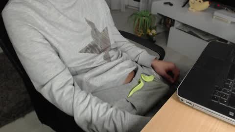 Snapshot of swetlittleboy4u chatting on November 11, 4:56 am SwetLittleBoy4u online show from November 11, 4:56 am