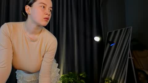 Anna online show from March 22, 6:06 am