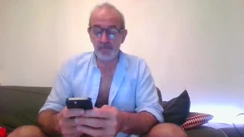 swimmi70 online show from December 3, 4:06 pm