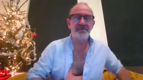 swimmi70 online show from January 15, 6:29 pm