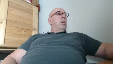 Snapshot of swissscooby55 chatting on January 4, 2:04 pm swissscooby55 online show from January 4, 2:04 pm