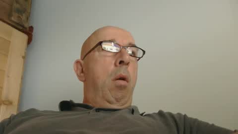 Snapshot of swissscooby55 chatting on September 16, 6:03 am swissscooby55 online show from September 16, 6:03 am