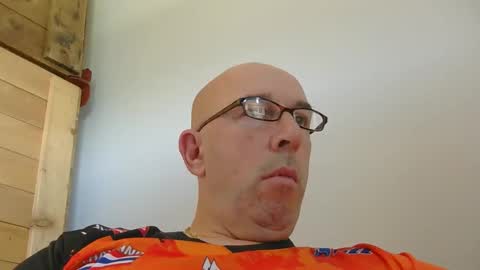 Snapshot of swissscooby55 chatting on September 20, 12:39 pm swissscooby55 online show from September 20, 12:39 pm