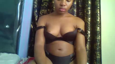 Snapshot of swit_candy chatting on February 8, 7:56 am Candy online show from February 8, 7:56 am