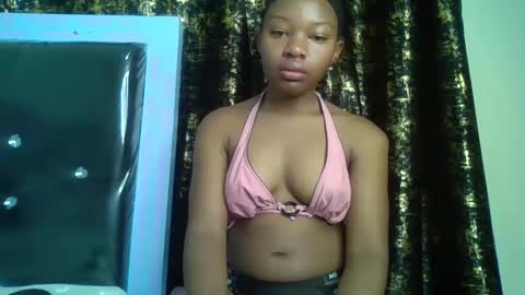 Snapshot of swit_candy chatting on February 11, 12:37 am Candy online show from February 11, 12:37 am