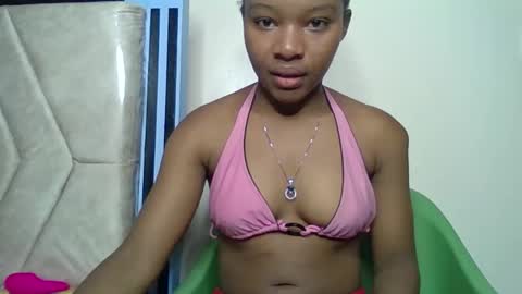 Snapshot of swit_candy chatting on March 21, 10:09 am Candy online show from March 21, 10:09 am