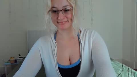 ashley blayde online show from March 18, 8:01 pm