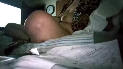 swollenclitneedsdad online show from October 4, 7:17 am