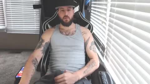 swoozy_ online show from November 30, 6:23 pm