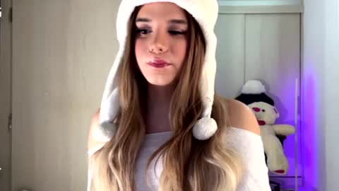 Snapshot of swtgoldenangel_ chatting on August 1, 7:51 am swtgoldenangel_ online show from August 1, 7:51 am