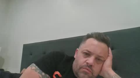 Snapshot of sxylegsturnmeon chatting on October 13, 5:18 am sxylegsturnmeon online show from October 13, 5:18 am