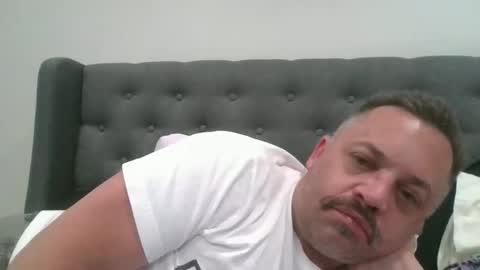 Snapshot of sxylegsturnmeon chatting on November 18, 6:40 am sxylegsturnmeon online show from November 18, 6:40 am