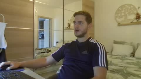 Snapshot of syl092 chatting on October 15, 3:23 pm syl092 online show from October 15, 3:23 pm