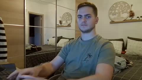 Snapshot of syl092 chatting on December 3, 7:12 pm syl092 online show from December 3, 7:12 pm