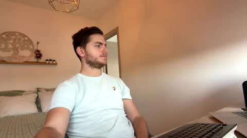 syl092 online show from January 19, 1:15 pm