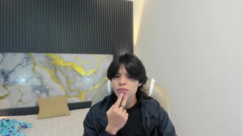 Snapshot of sylasfrost chatting on November 22, 7:46 pm sylasfrost online show from November 22, 7:46 pm