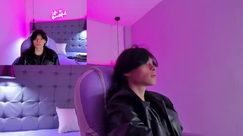 Snapshot of sylasfrost chatting on November 23, 7:46 pm sylasfrost online show from November 23, 7:46 pm