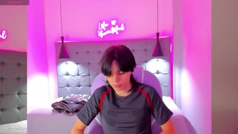 Snapshot of sylasfrost chatting on November 26, 10:27 am sylasfrost online show from November 26, 10:27 am