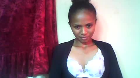 sylvaniah01 online show from May 20, 7:03 am