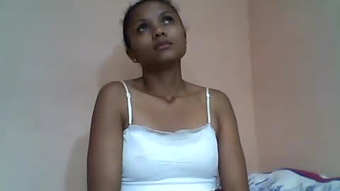 sylvaniah01 online show from June 14, 4:47 am