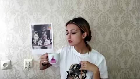 Emily online show from July 23, 1:42 pm