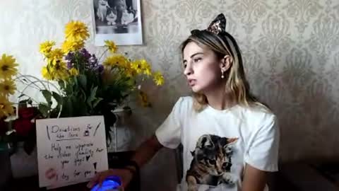 Emily online show from July 28, 3:21 pm