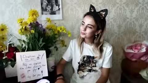 Emily online show from July 28, 4:39 pm