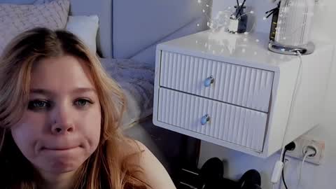 Sylvia online show from December 30, 12:09 pm