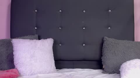 Snapshot of symphonny1 chatting on December 28, 3:37 pm symphonny online show from December 28, 3:37 pm