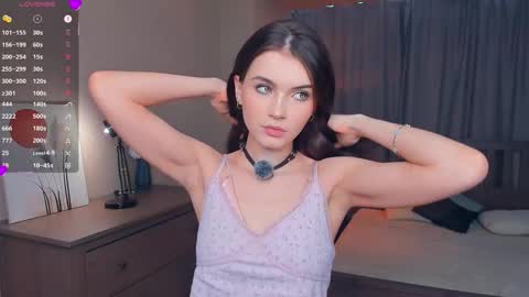 Snapshot of synne_glows chatting on February 9, 7:01 am Eva online show from February 9, 7:01 am