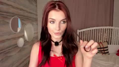 Snapshot of synne_glows chatting on June 11, 7:17 am Eva online show from June 11, 7:17 am