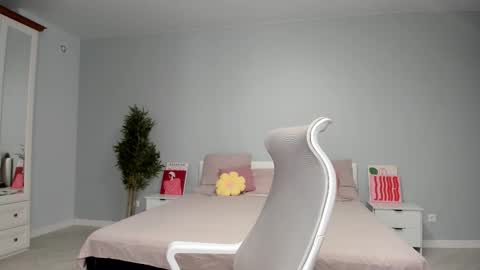 Mila online show from November 3, 12:35 am