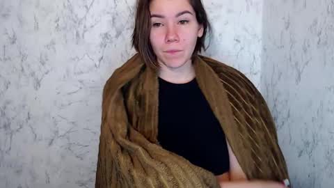 Snapshot of syrendixon chatting on December 4, 12:42 am SyrenDixon online show from December 4, 12:42 am